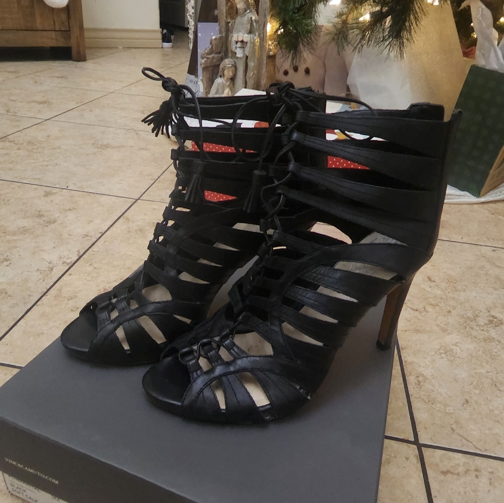 Vince camputo heels